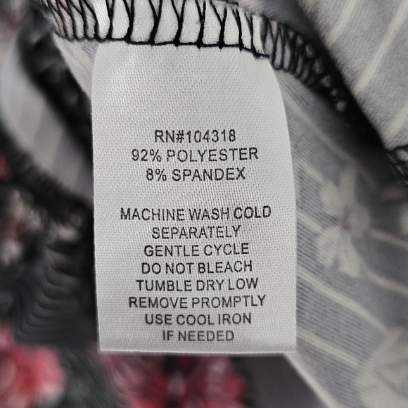 Extremely soft floral faux wrap sun dress - Picture 2 of 4